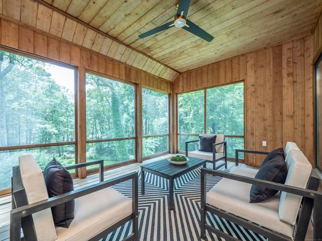 21 Woods End Drive, Wilton, CT 06897