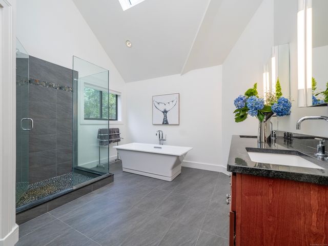 21 Woods End Drive, Wilton, CT 06897