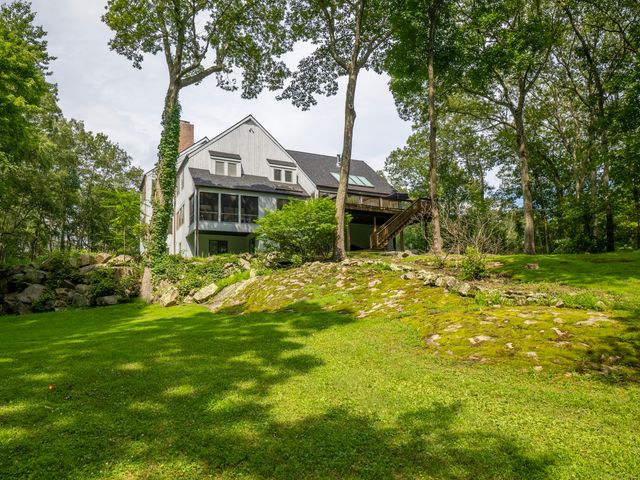 21 Woods End Drive, Wilton, CT 06897