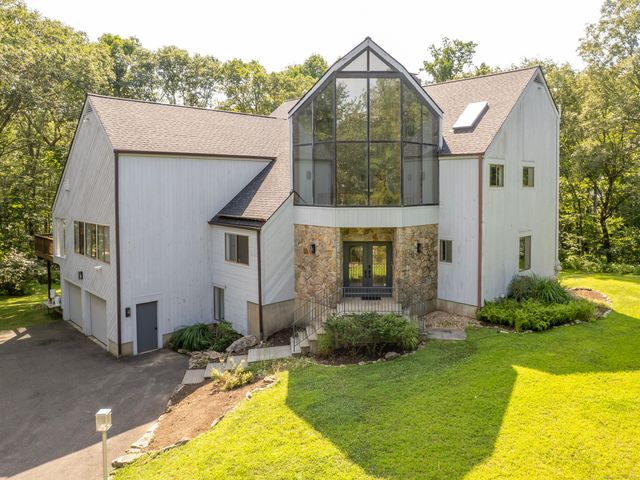 21 Woods End Drive, Wilton, CT 06897