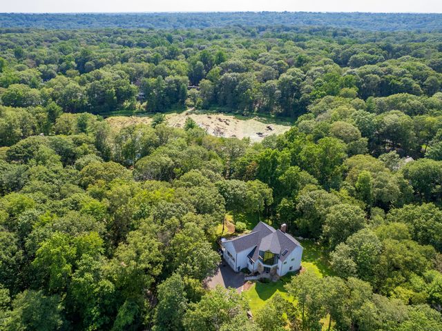 21 Woods End Drive, Wilton, CT 06897