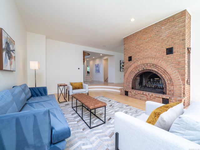 21 Woods End Drive, Wilton, CT 06897