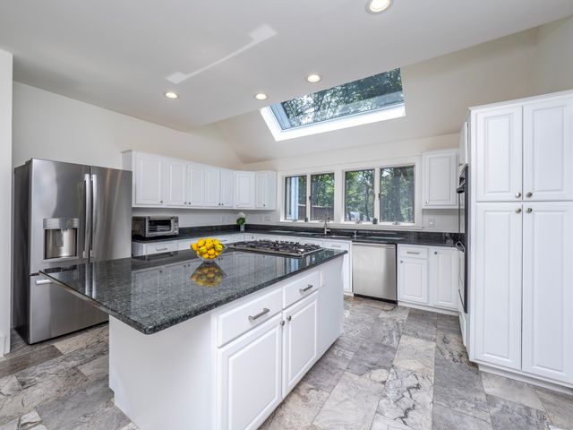 21 Woods End Drive, Wilton, CT 06897