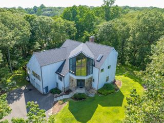21 Woods End Drive, Wilton, CT 06897