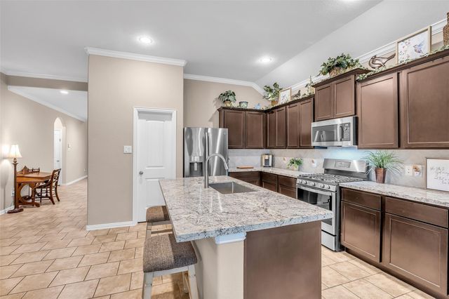 34 Sawbridge Circle, Spring, TX 77389