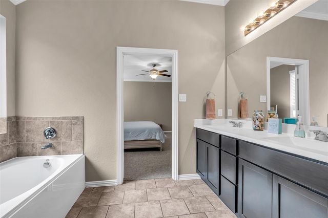34 Sawbridge Circle, Spring, TX 77389