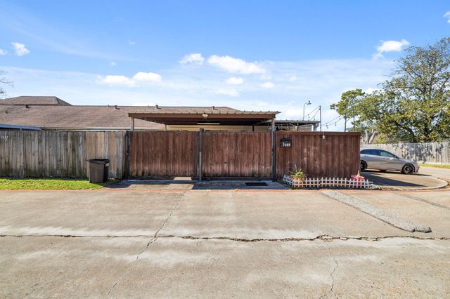 7489 Cook Road, Houston, TX 77072