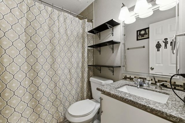 7489 Cook Road, Houston, TX 77072