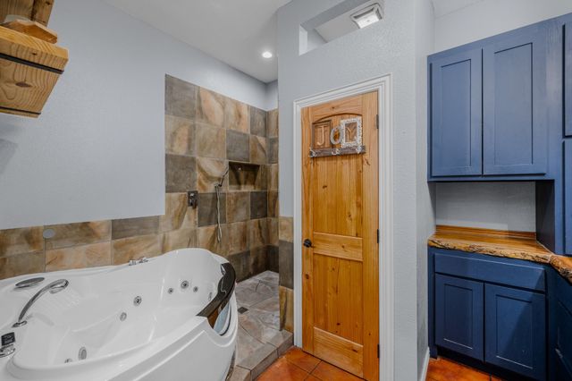 552 Vz County Road 2142, Wills Point, TX 75169