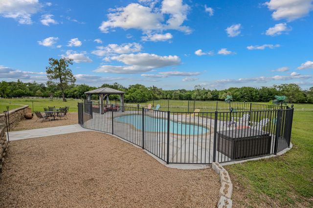 552 Vz County Road 2142, Wills Point, TX 75169