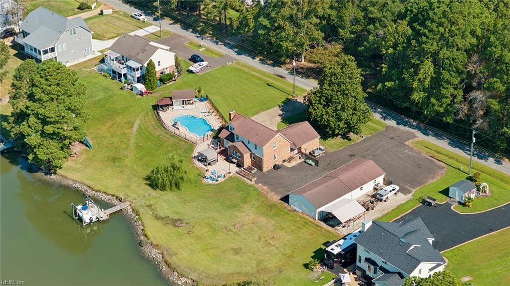 9286 Sylvia AVE, Hayes, VA 23072