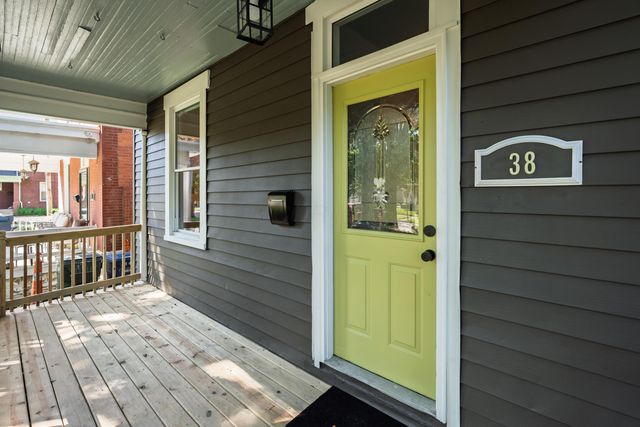 38 E Welch Avenue, Columbus, OH 43207