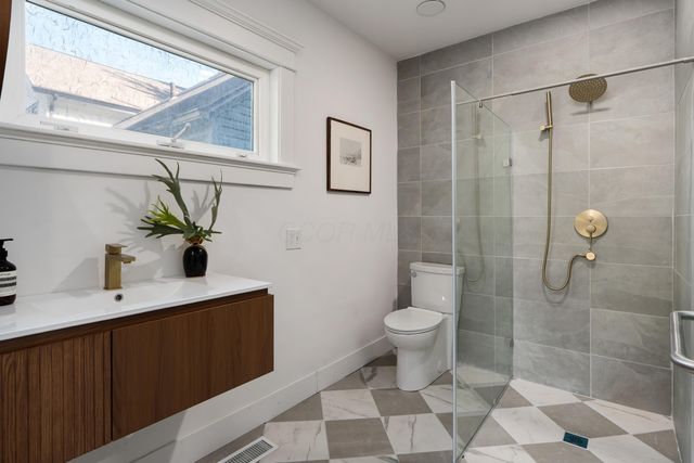 38 E Welch Avenue, Columbus, OH 43207