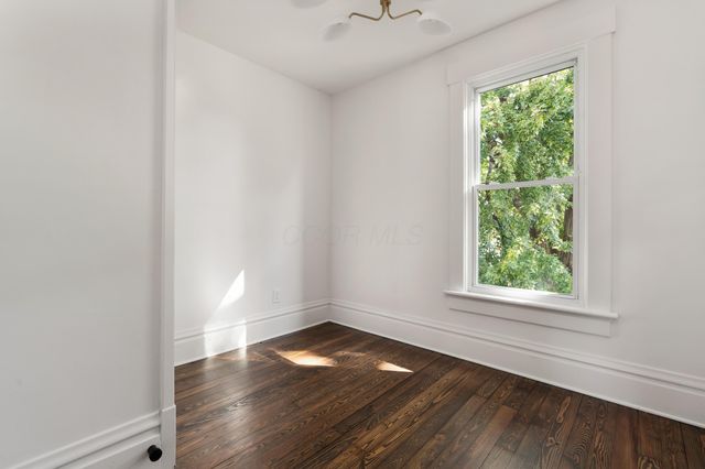 38 E Welch Avenue, Columbus, OH 43207