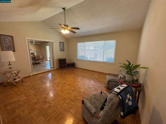 1707 Bishop Dr, Concord, CA 94521