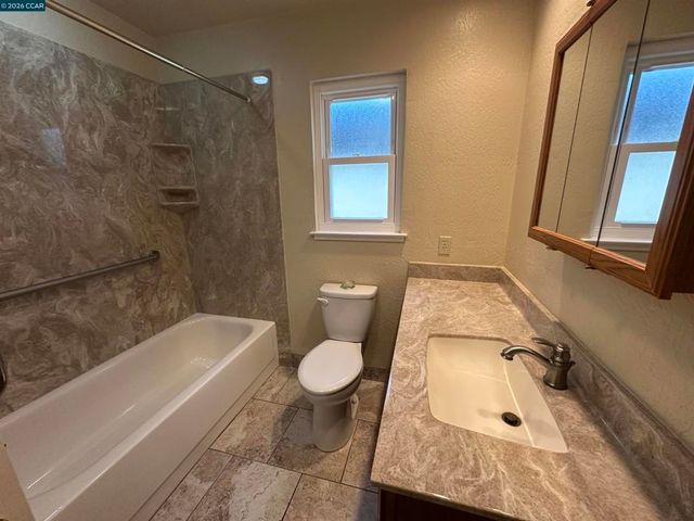1707 Bishop Dr, Concord, CA 94521