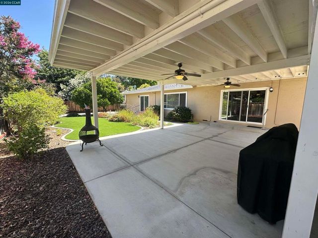 1707 Bishop Dr, Concord, CA 94521