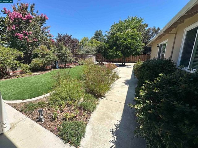 1707 Bishop Dr, Concord, CA 94521