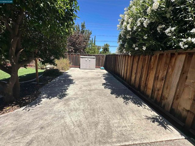1707 Bishop Dr, Concord, CA 94521