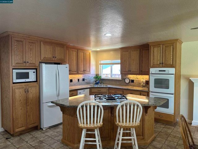 1707 Bishop Dr, Concord, CA 94521