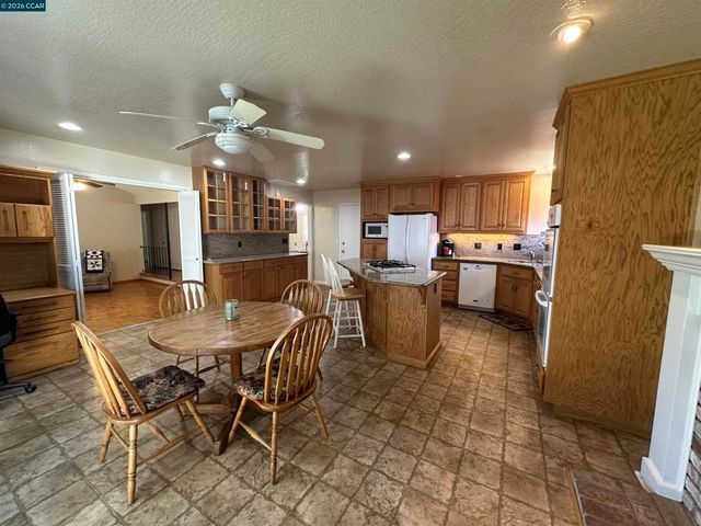 1707 Bishop Dr, Concord, CA 94521