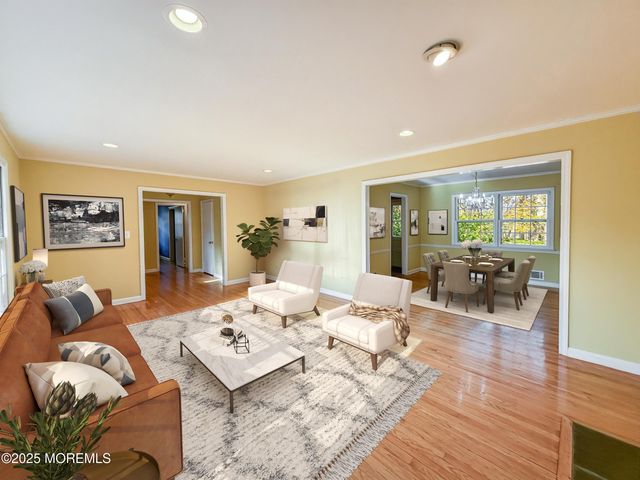 35 Woodland Drive, Middletown, NJ 07748