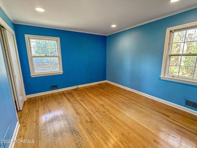 35 Woodland Drive, Middletown, NJ 07748