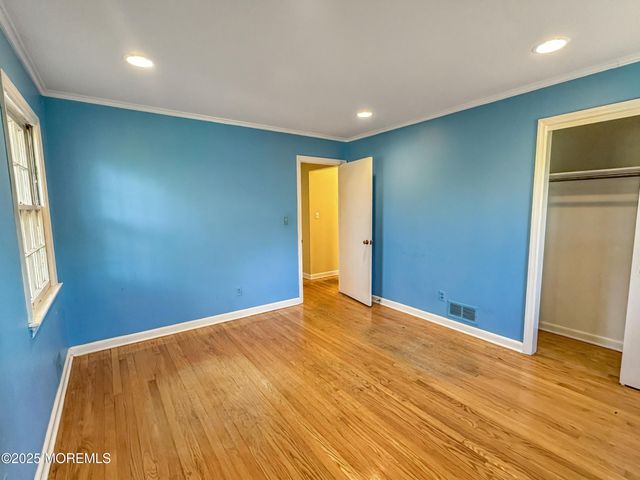 35 Woodland Drive, Middletown, NJ 07748