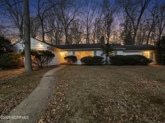 35 Woodland Drive, Middletown, NJ 07748