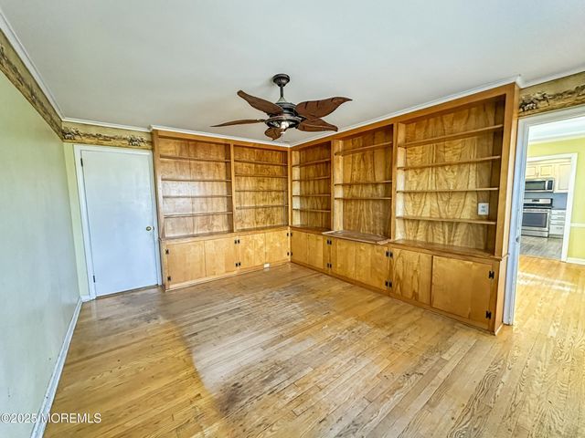 35 Woodland Drive, Middletown, NJ 07748