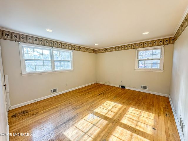 35 Woodland Drive, Middletown, NJ 07748