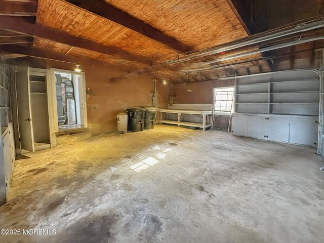 35 Woodland Drive, Middletown, NJ 07748