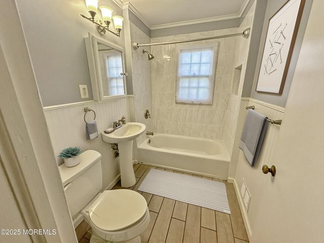 35 Woodland Drive, Middletown, NJ 07748