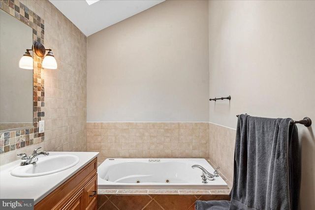 1248 HILLTOP DR, Annapolis, MD 21409