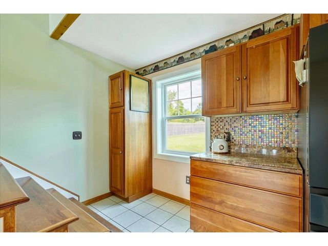11 Craftsfield Road, Fairfax, VT 05454