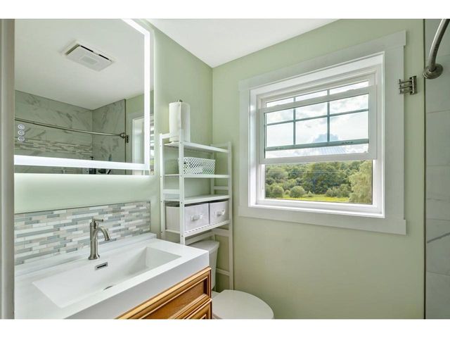 11 Craftsfield Road, Fairfax, VT 05454