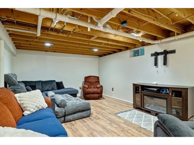 11 Craftsfield Road, Fairfax, VT 05454