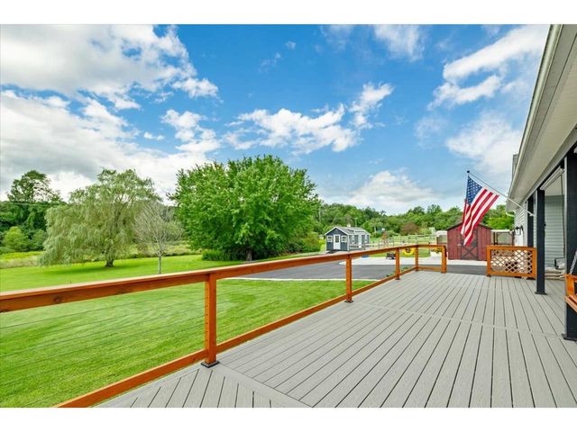 11 Craftsfield Road, Fairfax, VT 05454