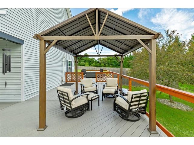 11 Craftsfield Road, Fairfax, VT 05454