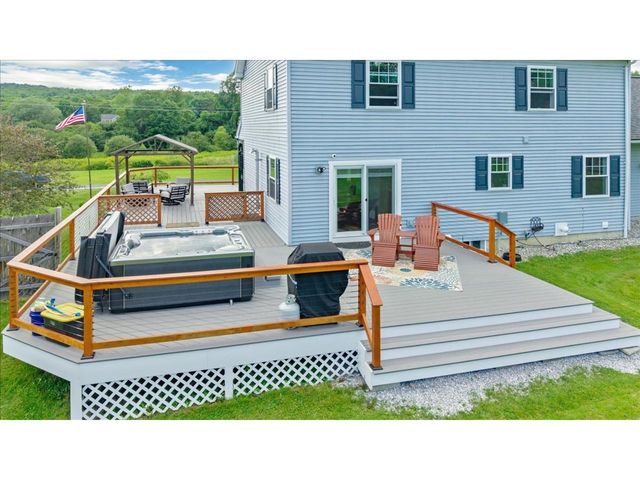 11 Craftsfield Road, Fairfax, VT 05454