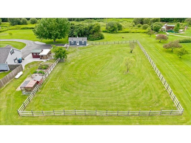 11 Craftsfield Road, Fairfax, VT 05454