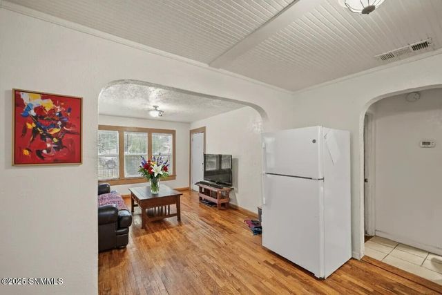 911 W Fox Street, Carlsbad, NM 88220
