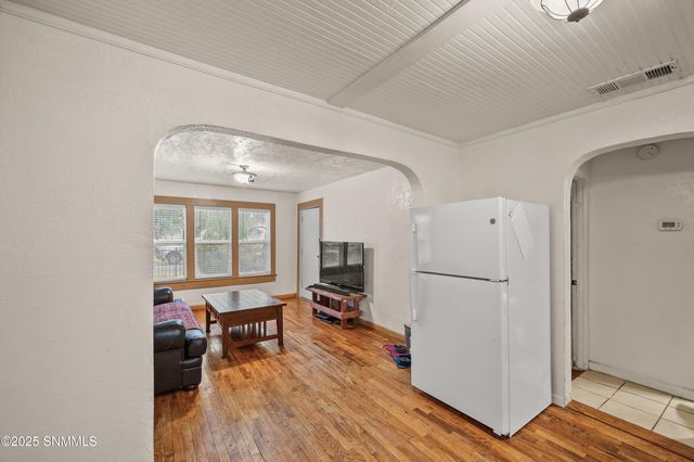 911 W Fox Street, Carlsbad, NM 88220