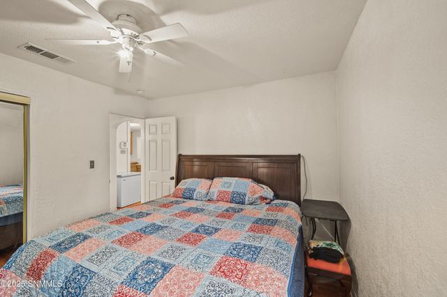 911 W Fox Street, Carlsbad, NM 88220