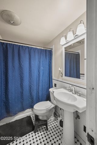 911 W Fox Street, Carlsbad, NM 88220