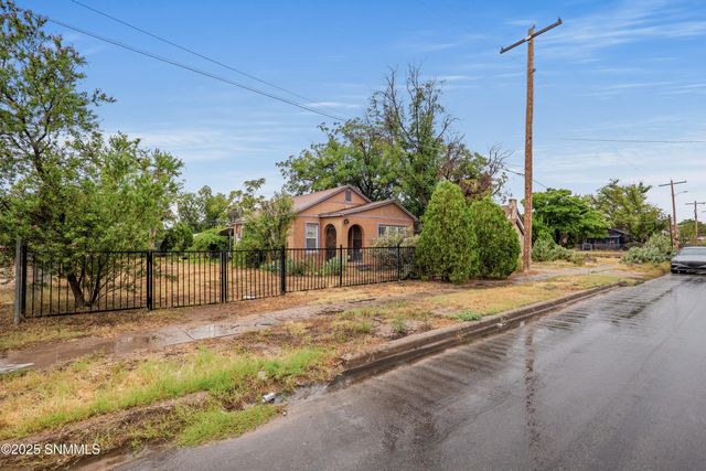 911 W Fox Street, Carlsbad, NM 88220