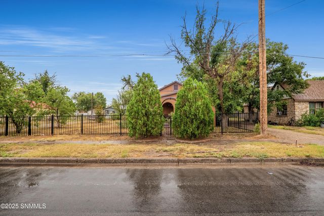 911 W Fox Street, Carlsbad, NM 88220