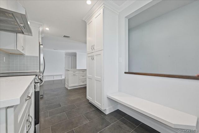 26 Clearland Avenue, Carle Place, NY 11514