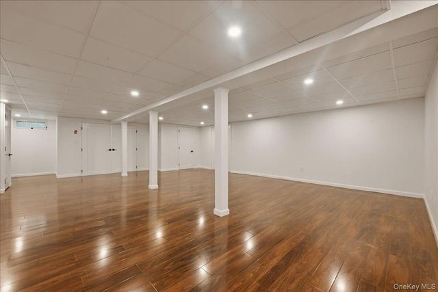 26 Clearland Avenue, Carle Place, NY 11514