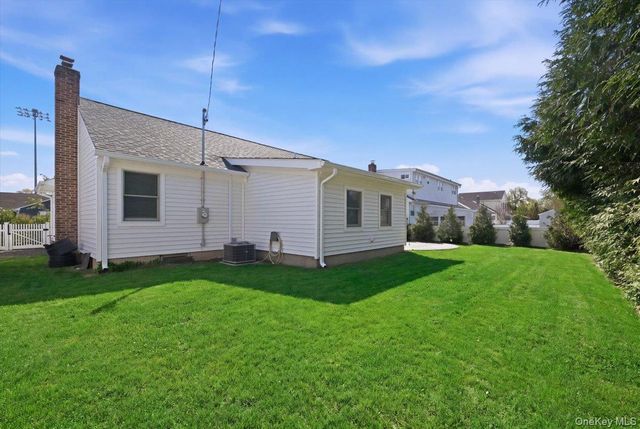 26 Clearland Avenue, Carle Place, NY 11514